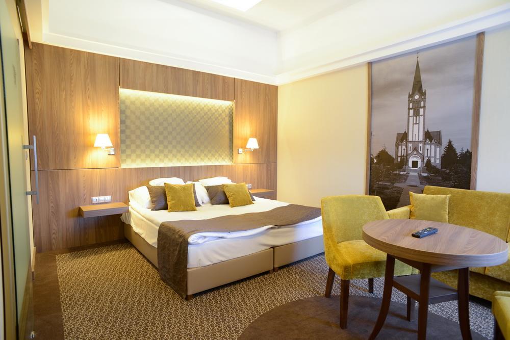 Duna Wellness Hotel 包姚 外观 照片